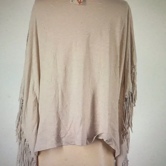 Free People Movement Fringed Poncho Creme Size Small - Picture 8 of 14